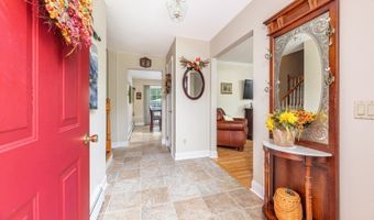 3 Travel Rd, Alloway, NJ 07461