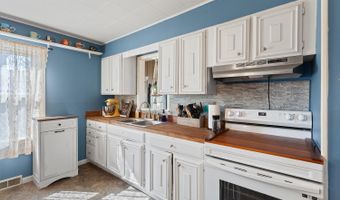 2094 Allan St, Adrian, MI 49221