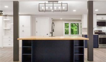 16 Amesbury Ln, Bella Vista, AR 72715