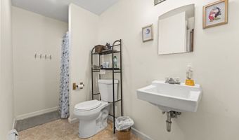 27 Adams Rd, Bloomfield, CT 06002