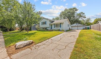 308 11th Ave NW, Altoona, IA 50009