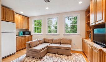 292 Plymouth St, Abington, MA 02351