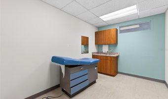 220 N WESTMONTE Dr B, Altamonte Springs, FL 32714
