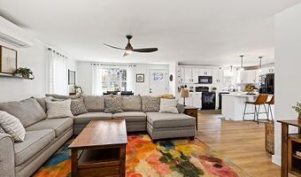 816 Riverside Dr, Augusta, ME 04330