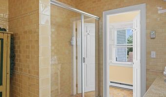 20 Lincoln St, Jamestown, RI 02835