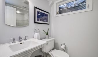 6007 WELBORN Dr, Bethesda, MD 20816