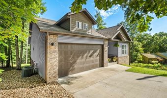 68 Elizabeth Dr, Bella Vista, AR 72715