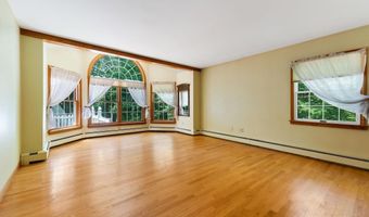 60 Boulder Dr, Auburn, ME 04210