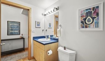 111 N Hamilton St 202, Madison, WI 53703