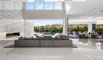 19 Flying Cloud Ln, Las Vegas, NV 89135