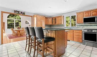 14 Bourget Ct, North Smithfield, RI 02896