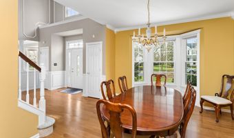 16 Heritage Dr, Allentown, NJ 08501
