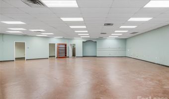 1950 Hendersonville Rd, Asheville, NC 28776