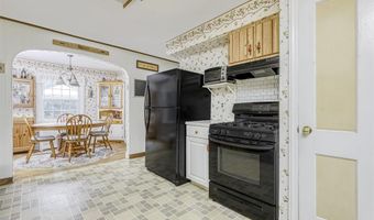 5 Woodland Pl, Airmont, NY 10952