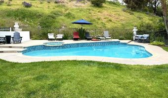 2070 Tiffany Dr, Oceanside, CA 92056