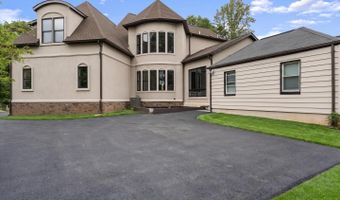 7301 CALVERT St, Annandale, VA 22003