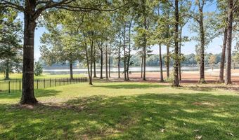 135 Oak Leaf Trl, Benton, LA 71006