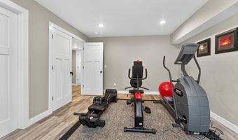 5039 W RED BARN Ct, Appleton, WI 54913