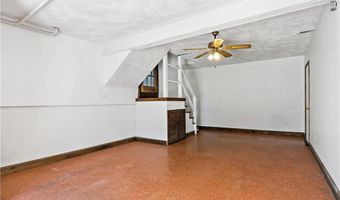 36 Roosevelt Dr, Bristol, RI 02809