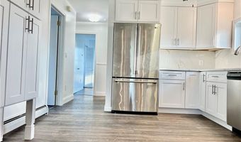 826 Oldfield Rd 2nd Fl+3rd Fl, Fairfield, CT 06824