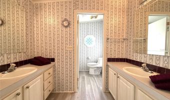 209 N SAINT THOMAS Cir, Apollo Beach, FL 33572