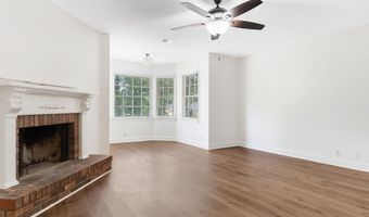2420 E Alberson Dr, Albany, GA 31721