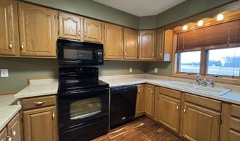 1502 Northview Ln, Aberdeen, SD 57401