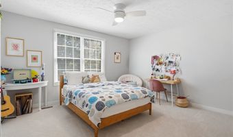 780 S Sussex Ct, Aurora, OH 44202