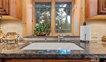 1533 Pine Lakes Ranch Dr, Cascade, ID 83611