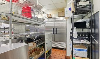 651 W Main Rd, Middletown, RI 02842