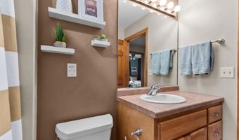 993 S CROCUS Ln, Appleton, WI 54914