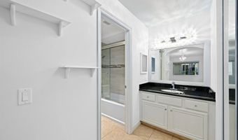 9939 Erma Rd 101, San Diego, CA 92131