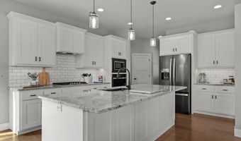 5644 N SUMMERLAND Dr, Appleton, WI 54913