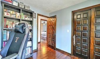 18 Sherri Dr, North Providence, RI 02911