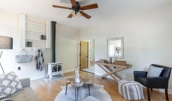 525 Keyes Ave, Angwin, CA 94508
