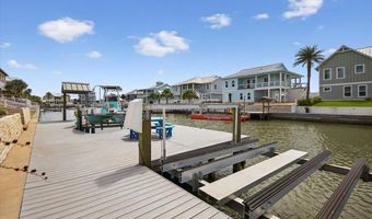 1013 St John Ct, Rockport, TX 78382