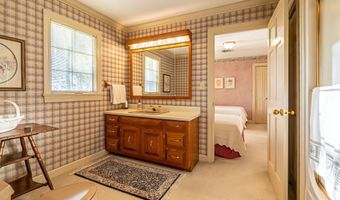 19134 Amelia Dr, Abingdon, VA 24211