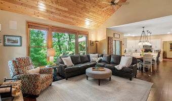 4309 Colleen Ct, Arden Hills, MN 55112