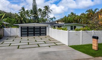 114 Kaelepulu Dr, Kailua, HI 96734