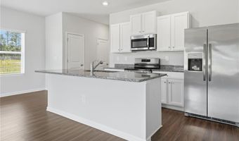 157 Village Green Dr, Adairsville, GA 30103