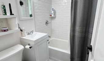 10305 MONTROSE Ave M-101, Bethesda, MD 20814