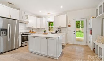 1900 Arnold Dr, Charlotte, NC 28205