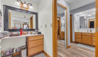 9903 Vermilion Rd, Amherst, OH 44001