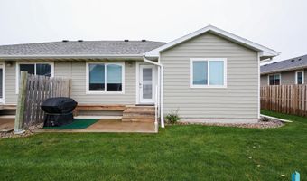 2720 E Sunburst Dr, Brandon, SD 57005