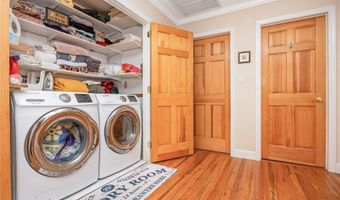 142 Cedar St, Amityville, NY 11701