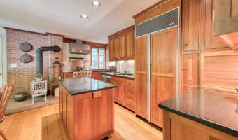 80 W Main St, Chester, CT 06412