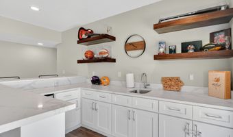 1007 Lynne Dr, Adel, IA 50003