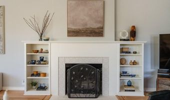 2061 N Roosevelt Ave, Altadena, CA 91001