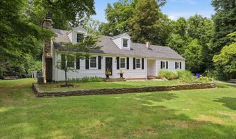 16 Ramblewood Dr, Branford, CT 06405
