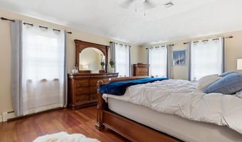 4 Hunters Rd, Bedford, NH 03110